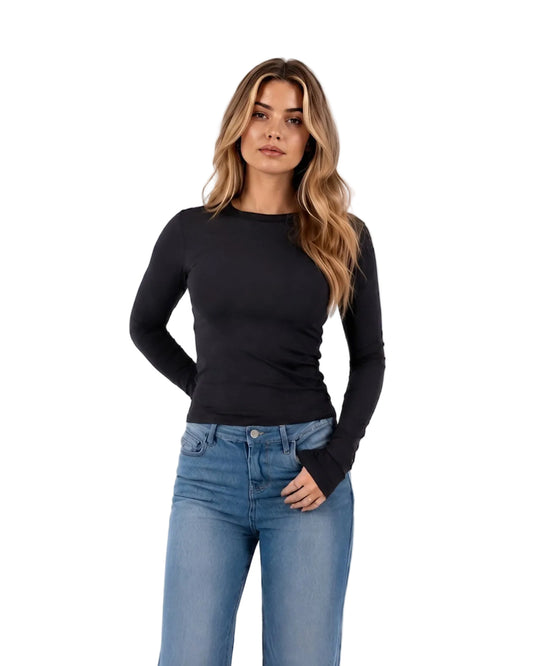 Mazics "ROUND NECK" TOP.